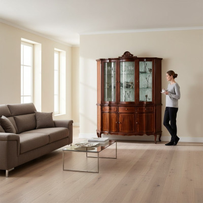 Muebles clásicos de madera en color marrón. Vitrina elegante de diseño. Muebles italianos.