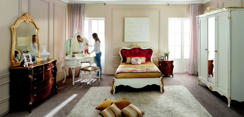 Muebles italianos, diseño de lujo, cama doble, estilo barroco, camas clásicas.