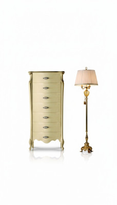 Mueble italiano de madera. Cómoda elegante de 120 cm de alto con 7 cajones.