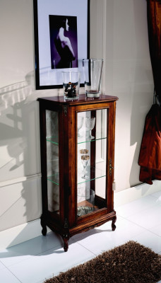 Diseño de muebles italiano, vitrina marrón de madera de lujo, armarios clásicos.