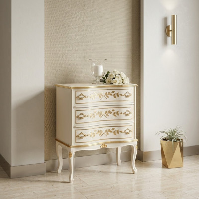 Diseñador de muebles de madera italiano. Armario alto, cómodas, armarios blancos.