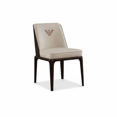 Exquisita silla de comedor de cuero beige con estilo moderno italiano.