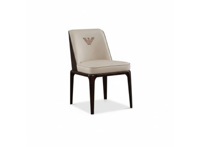 Exquisita silla de comedor de cuero beige con estilo moderno italiano.
