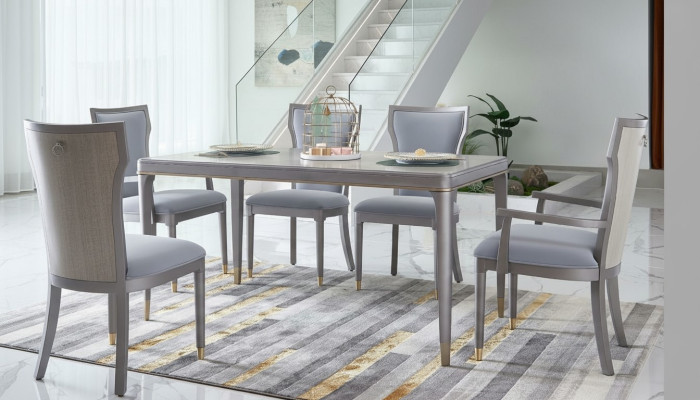 Sillas de madera para comedor con grupo de sillas acolchadas.