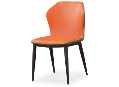 Juego de sillas tapizadas modernas para comedor con asientos de cuero y madera.