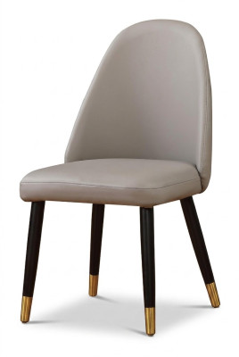 Una silla incomparable en gris para el comedor de estilo moderno.