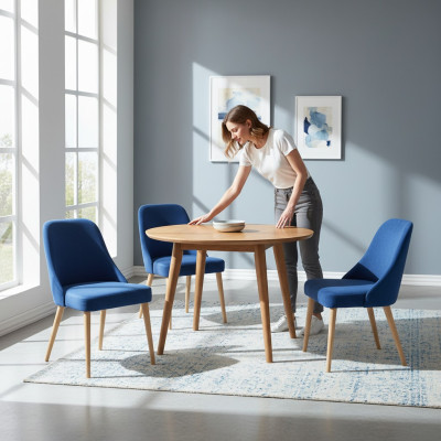 Elegante y moderno juego de muebles de comedor de madera con 4 sillas de lujo, nuevas y azules.