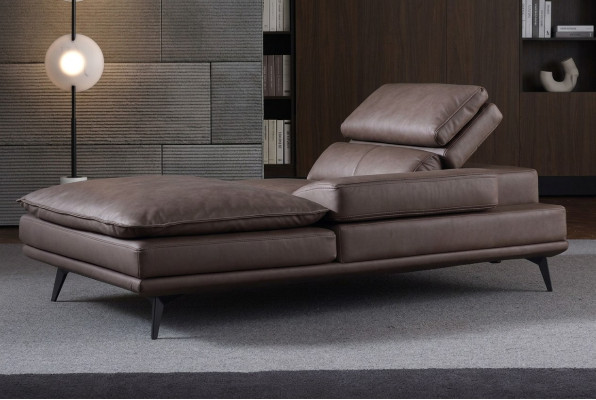 Muebles de salón para sala de estar, diseño moderno, sofá de cuero marrón con chaise longue.