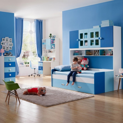 Dormitorio de diseñador para niños y adolescentes. Conjunto de cama, mesa y cómoda nuevo.