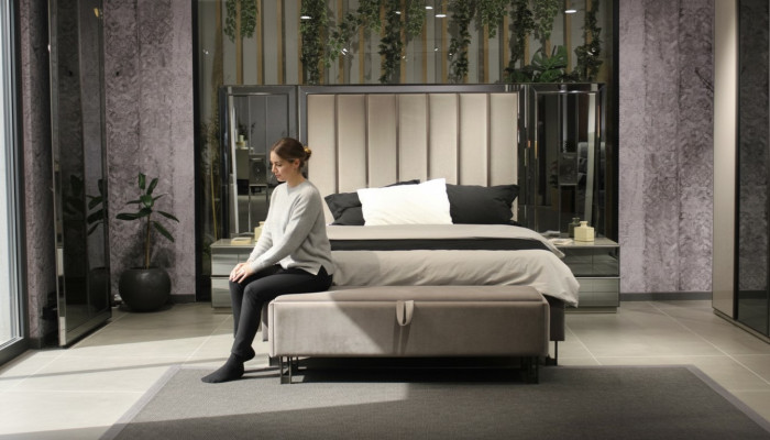 Juego de dormitorio de lujo con cama + 2 mesitas de noche. Conjunto completo de muebles para habitación, nuevo.