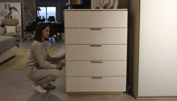 Diseño de muebles de lujo para dormitorio: cómoda con 4 cajones de madera, armario de madera nuevo.