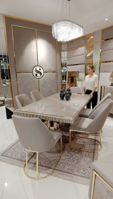 Mesa de lujo Beige Mesas de acero inoxidable Diseño italiano Mesas de comedor Mesa de comedor nueva