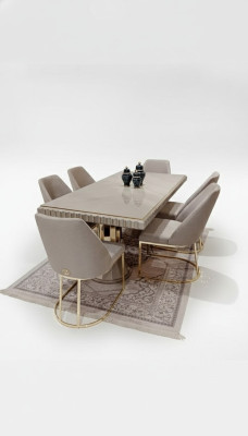 Mesa de lujo Beige Mesas de acero inoxidable Diseño italiano Mesas de comedor Mesa de comedor nueva