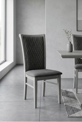 Silla de comedor de madera gris con tela de respaldo de diseño relajado de Italia.