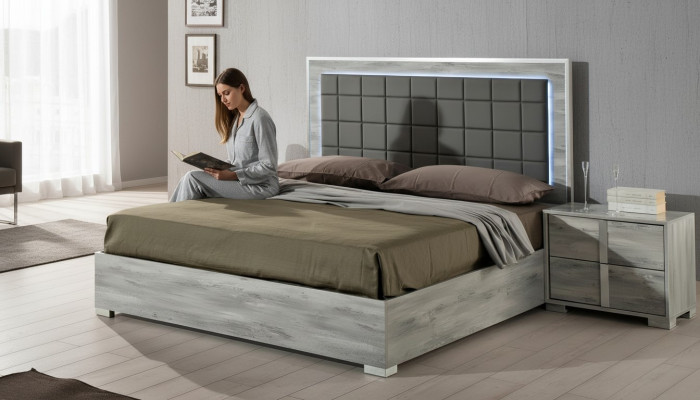 Cama doble de lujo de madera tapizada gris diseño moderno