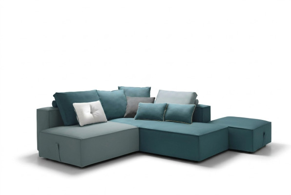Sofá de diseñador con esquina de sofá acolchado con taburete, juego de forma L para el salón moderno de Alfitalia.