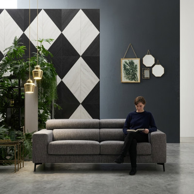 Sofá de 3 plazas moderno en gris para el salón, diseño de muebles.