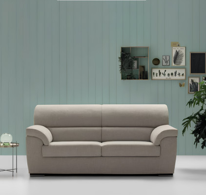 Sofá de diseño de la colección Club Lounge de ALfitalia de dos plazas en tela.