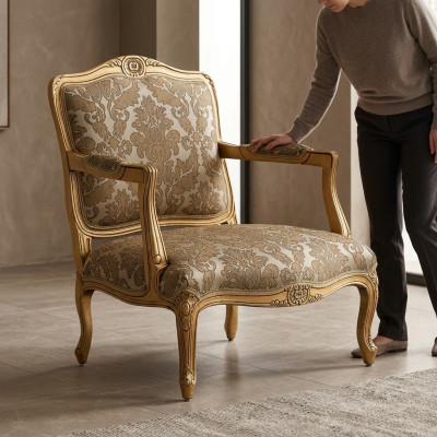 Muebles clásicos de lujo. Sofá de una plaza nuevo. Sillón, sofás, sofá clásico en textil.