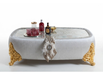 Mesa de centro exclusiva para la sala de estar hecha de madera es una maravillosa adición a su decoración interior.