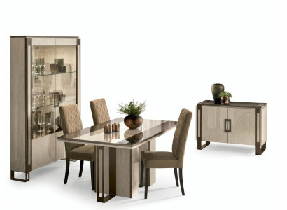 Juego de comedor de 3 piezas. Mesa de comedor, vitrina, cómoda. Conjunto de mobiliario de comedor moderno de Italia.