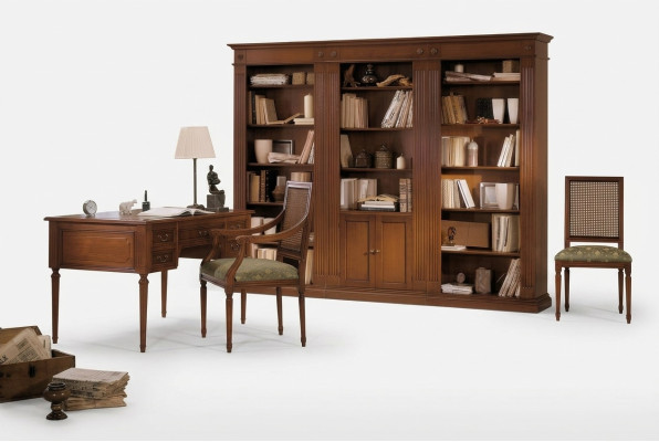 Escritorio y silla de madera con apoyabrazos. Librero. Juego de muebles de oficina diseño 3 piezas.