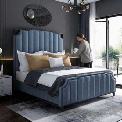 Habitación de lujo con cama doble de 150/180x200cm de cuero y metal, nueva, de hotel.