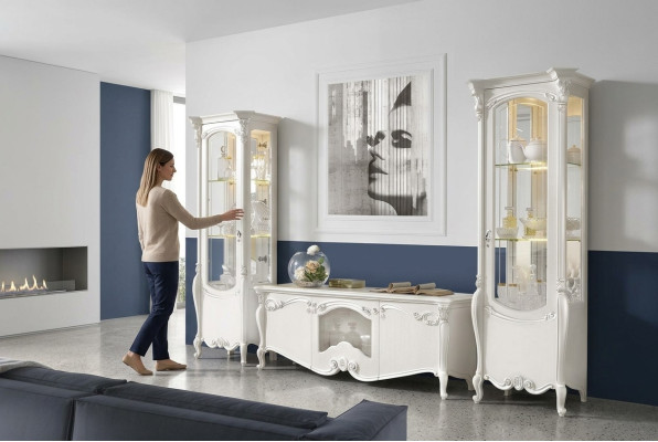 Clásico mueble de pared para salón con vitrina y estantería RTV de 3 piezas.
