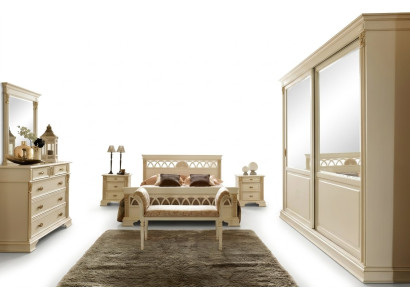 Cama + 2 mesitas de noche 3 piezas. Juego de dormitorio de madera maciza de diseñador de lujo Barroco.