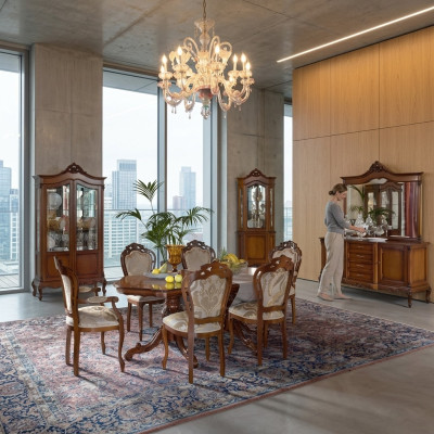 Muebles italianos de estilo barroco para el comedor, conjunto de 11 piezas. Mesa, sillas, cómoda en madera maciza.