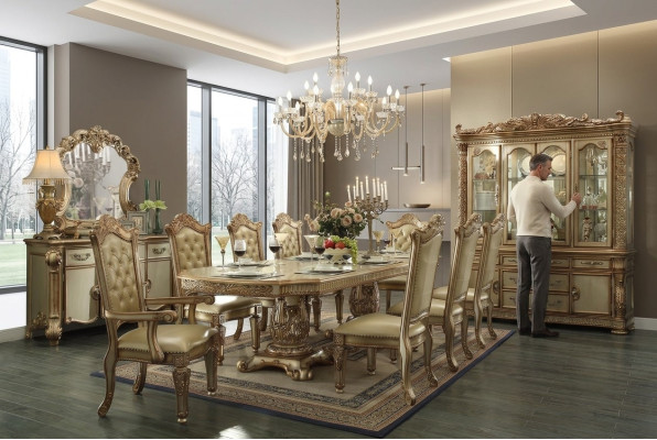 Mesa de comedor con vitrina, mesa, 8 sillas, tocador, espejo, estilo barroco.