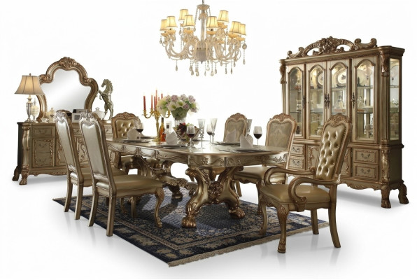 Clásica mesa de madera de lujo, mesas estilo rococó barroco decoración antigua.