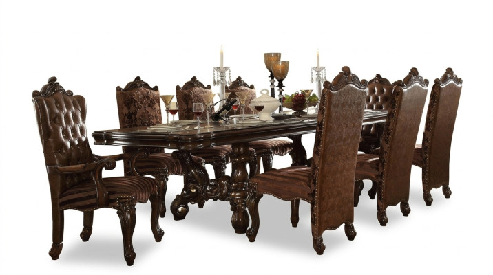 Conjunto de comedor completo: mesa, cómoda, espejo y set de 8 sillas.