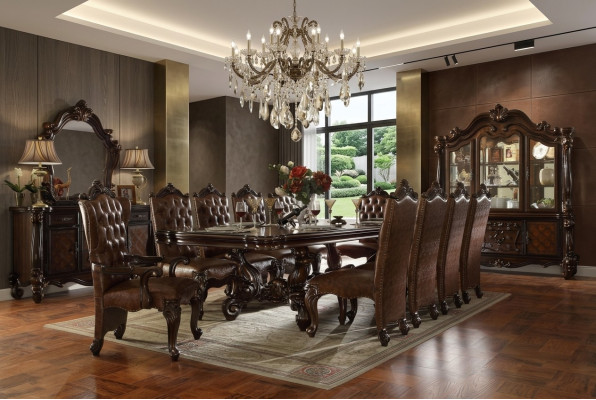 Clásico conjunto de comedor barroco de lujo con mesa de comedor y sillas Chesterfield de 14 piezas.