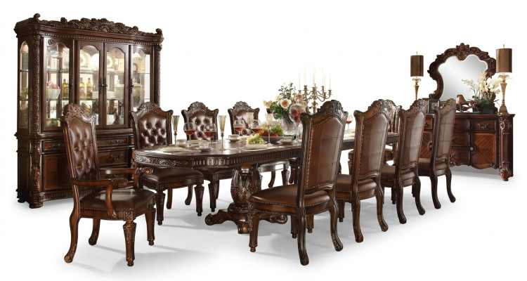 Mesa tallada en estilo barroco rococó. Muebles de comedor, mesas de comedor.