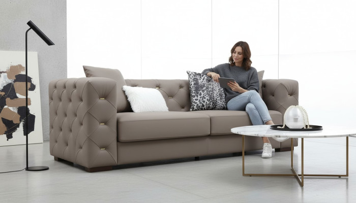 Sofá de diseño moderno de tres plazas con tapizado, Chesterfield, muebles de lujo.