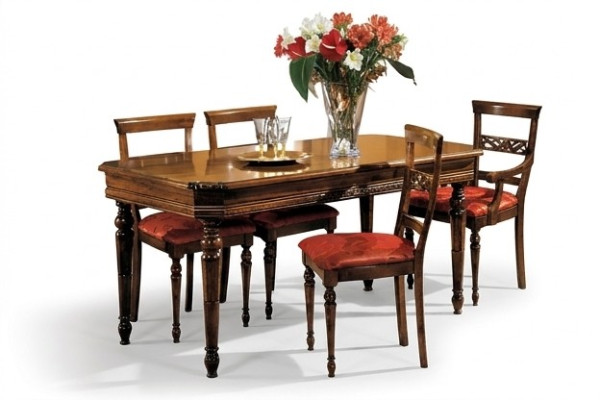 Set de 4 sillas de comedor de madera modernas con respaldo de grupo.