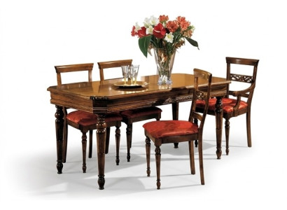 Set de 4 sillas de comedor de madera modernas con respaldo de grupo.