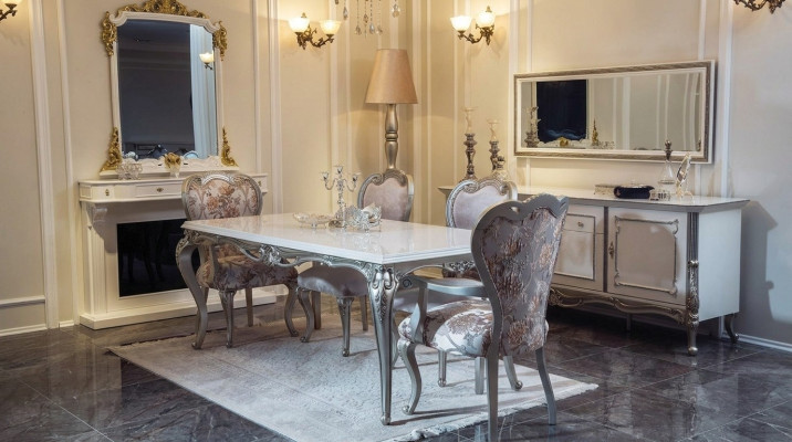 Juego de comedor de 7 piezas. Mesa de comedor, 4 sillas, cómoda, espejo, grupo en blanco, nuevo.