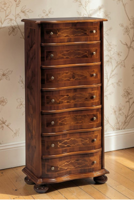 Muebles de estilo italiano de madera, lujoso tocador marrón en estilo barroco antiguo nuevo.