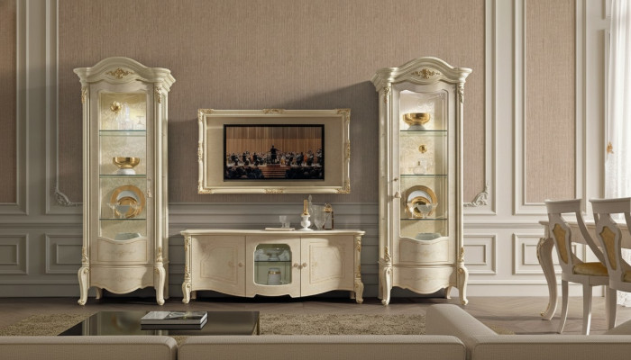 Mueble de televisión clásico y marco de madera natural en estilo clásico.