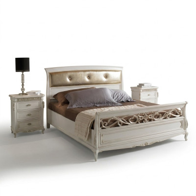 Conjunto de muebles para dormitorio de 3 piezas. Cama completa con mesillas de noche, nuevo de Italia.