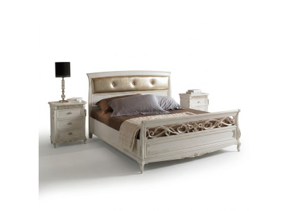 Conjunto de muebles para dormitorio de 3 piezas. Cama completa con mesillas de noche, nuevo de Italia.