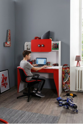 Escritorio con estantes. Muebles de diseñador moderno para habitación juvenil e infantil de lujo.