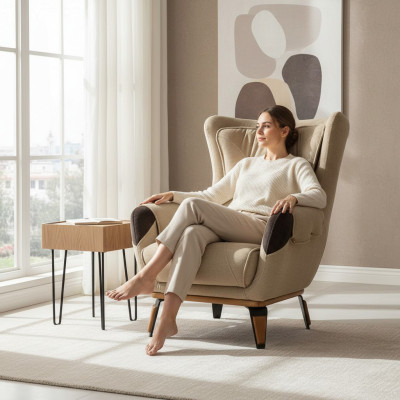 Sillón de asiento clásico para sala de estar de televisión de una plaza en tela beige.