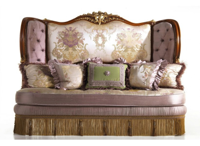 Elegancia atemporal: elegante sofá Chesterfield de tres plazas en lila para su hogar.