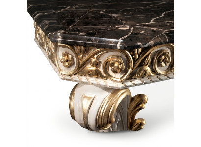 Mesa de centro de diseño con tapa de mármol en estilo clásico