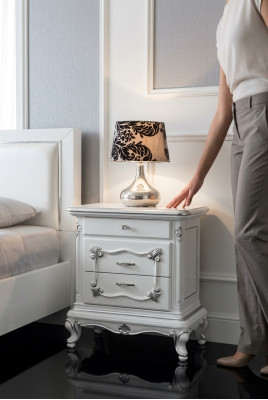 Clásica mesita de noche Mesa auxiliar Muebles Mobiliario italiano Madera Mesa