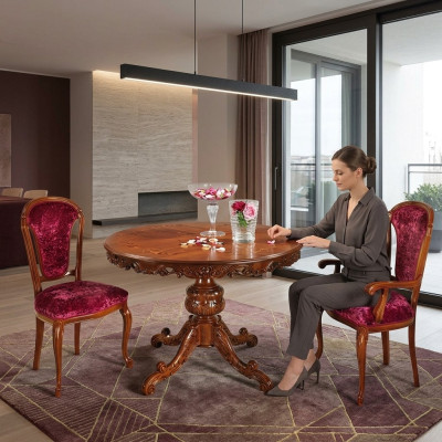 Diseñador de mesa de comedor de madera maciza extensible con tablero de extensión.