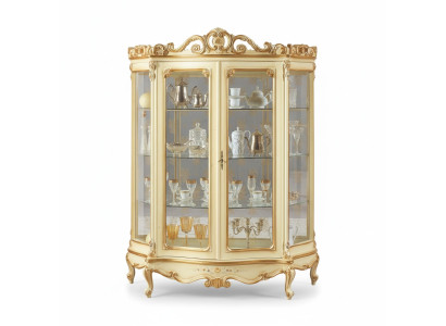 Vitrina de cristal con intrincadas tallas y elegante diseño